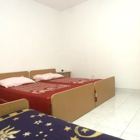 With A Parking Space Rukavac Vis 2473 Appartement Vis